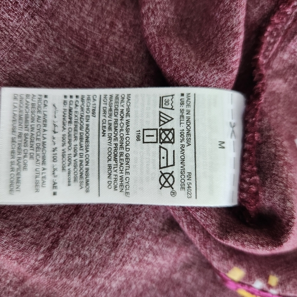 Old Navy sleeveless top - Picture 3 of 5